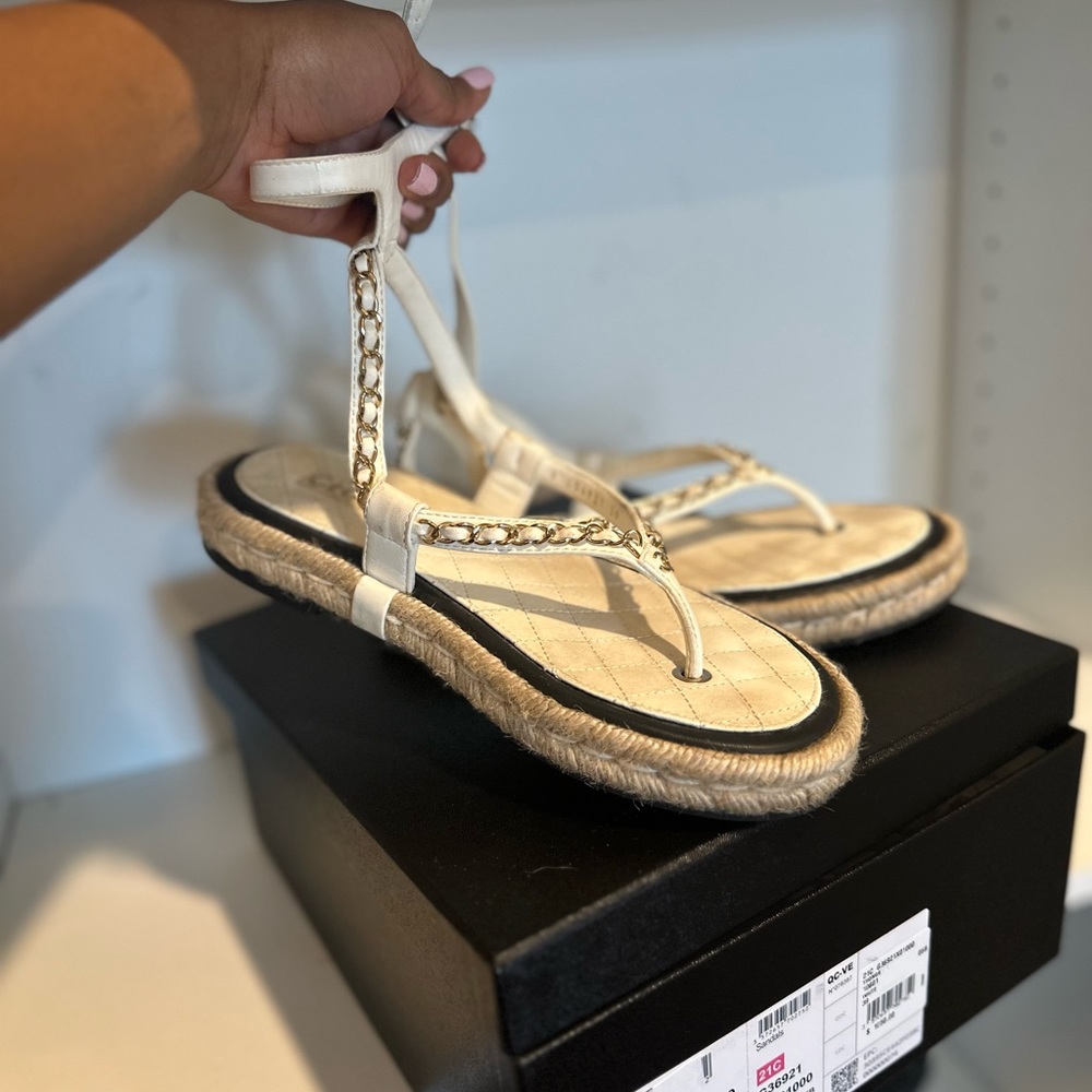 39 thong sandal